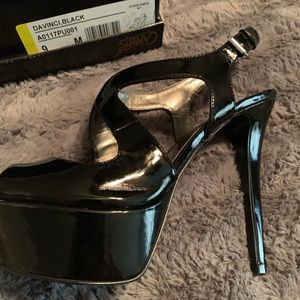 Carlos Santana Davinci stiletto platform